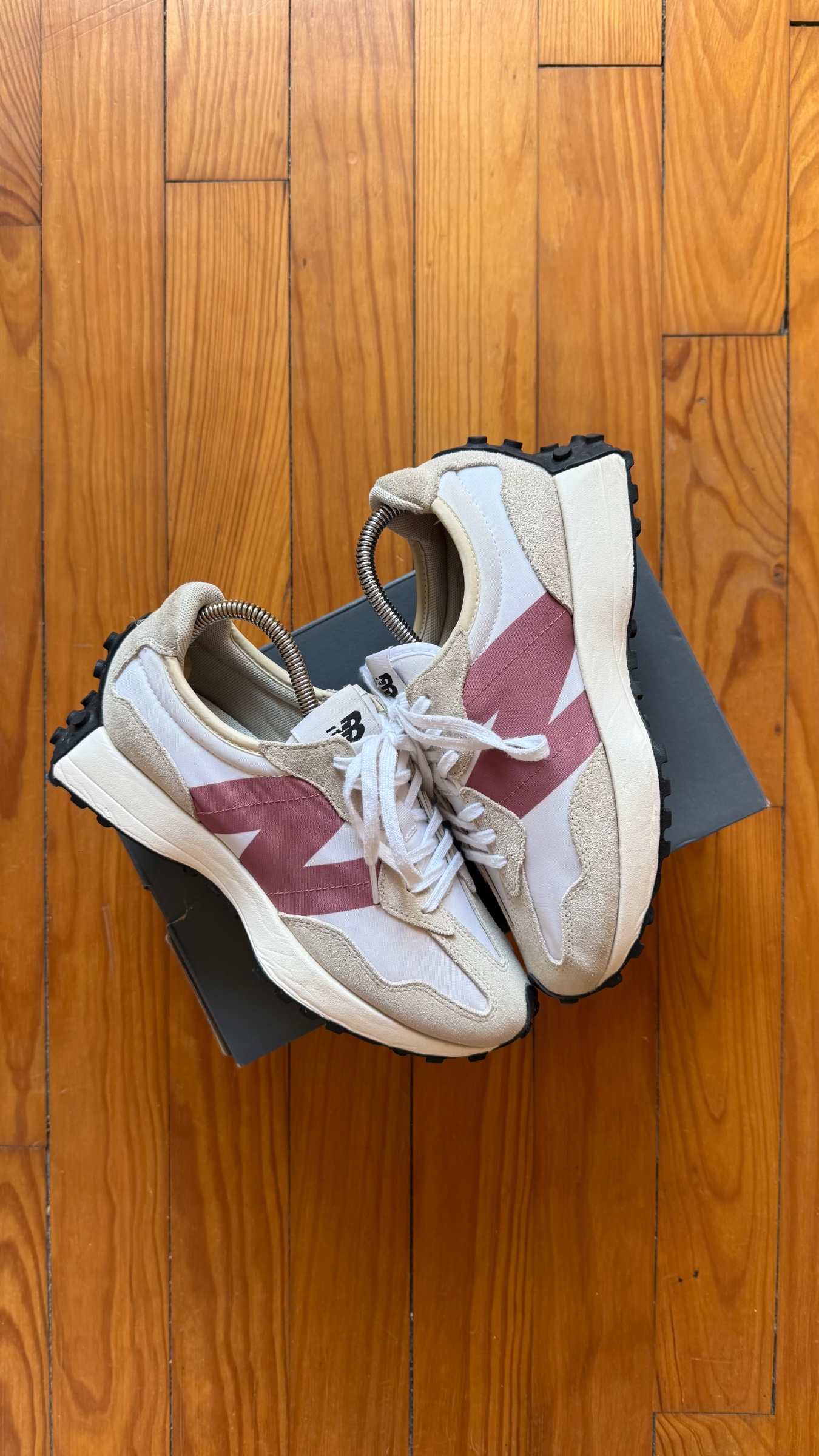 New Balance 327
