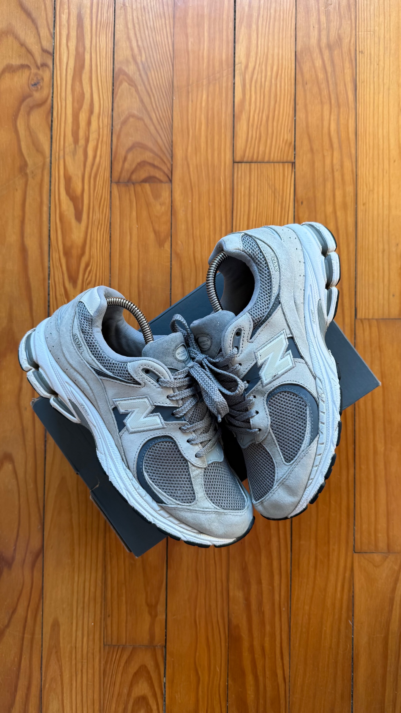 New Balance 2002R