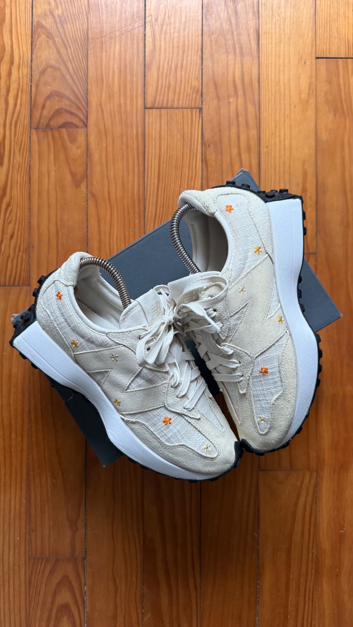 New Balance 327