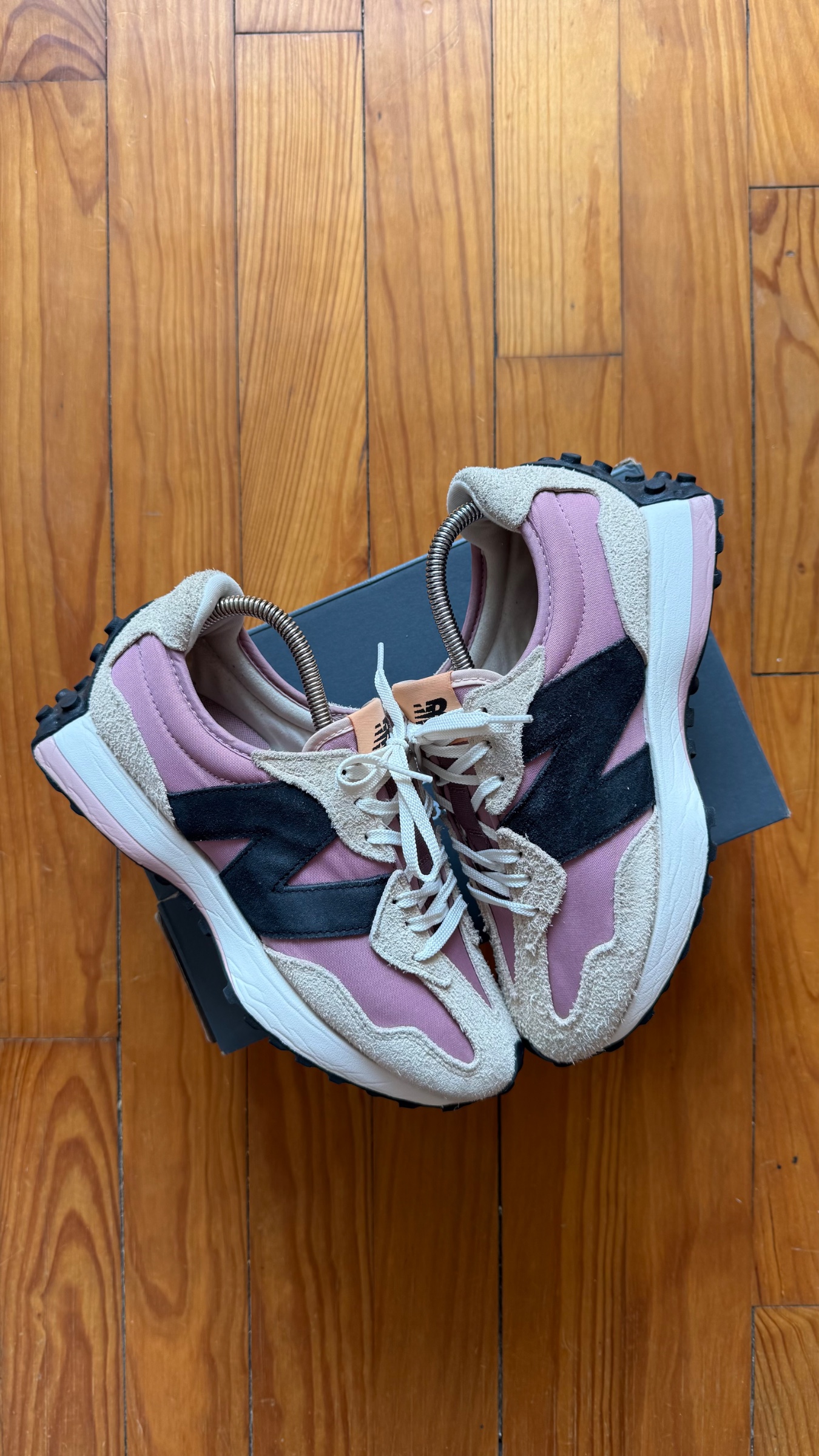 New Balance 327